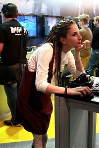 People & Humanity: Igromir 2012 girls