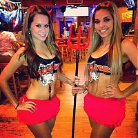 People & Humanity: hooters restaurant girls