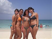People & Humanity: girl group portait photography