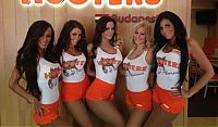 People & Humanity: hooters restaurant girls