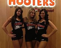 People & Humanity: hooters restaurant girls