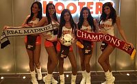 People & Humanity: hooters restaurant girls