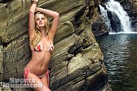 People & Humanity: Sports Illustrated Swimsuit Issue Girl 2013