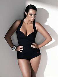 People & Humanity: plus-size model