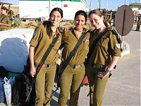 People & Humanity: army girls of israeli defense forces