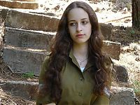 People & Humanity: army girls of israeli defense forces