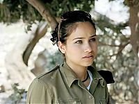 People & Humanity: army girls of israeli defense forces