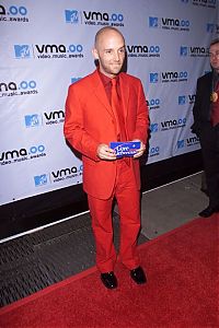 People & Humanity: 2000 MTV Video Music Award