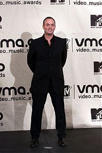 People & Humanity: 2000 MTV Video Music Award