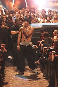 People & Humanity: 2000 MTV Video Music Award