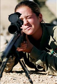 People & Humanity: army girls of israeli defense forces