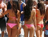 People & Humanity: young college girls go crazy