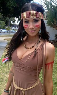 People & Humanity: native american girl