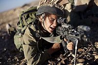 People & Humanity: army girls of israeli defense forces