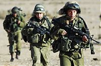 People & Humanity: army girls of israeli defense forces