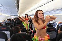 People & Humanity: VietJet Air airlane flight attendants