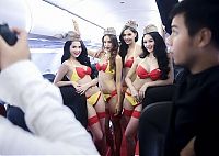 People & Humanity: VietJet Air airlane flight attendants