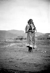 People & Humanity: native american girl