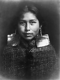 People & Humanity: native american girl