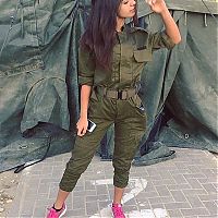 People & Humanity: army girls of israeli defense forces