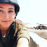 People & Humanity: army girls of israeli defense forces