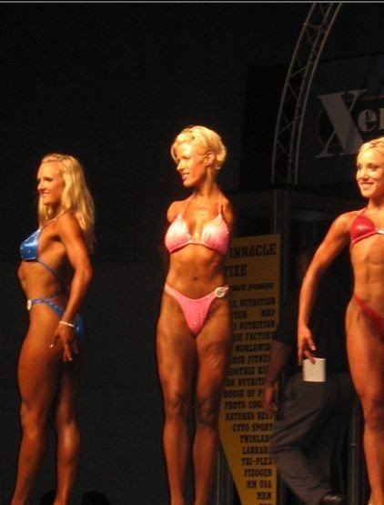 Barbie Guerra lost her hands from electric shock, but she still does a bodybuilding