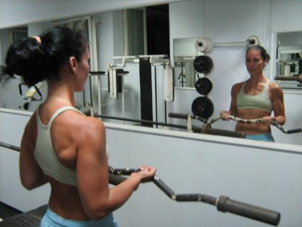 strong fitness bodybuilding girl