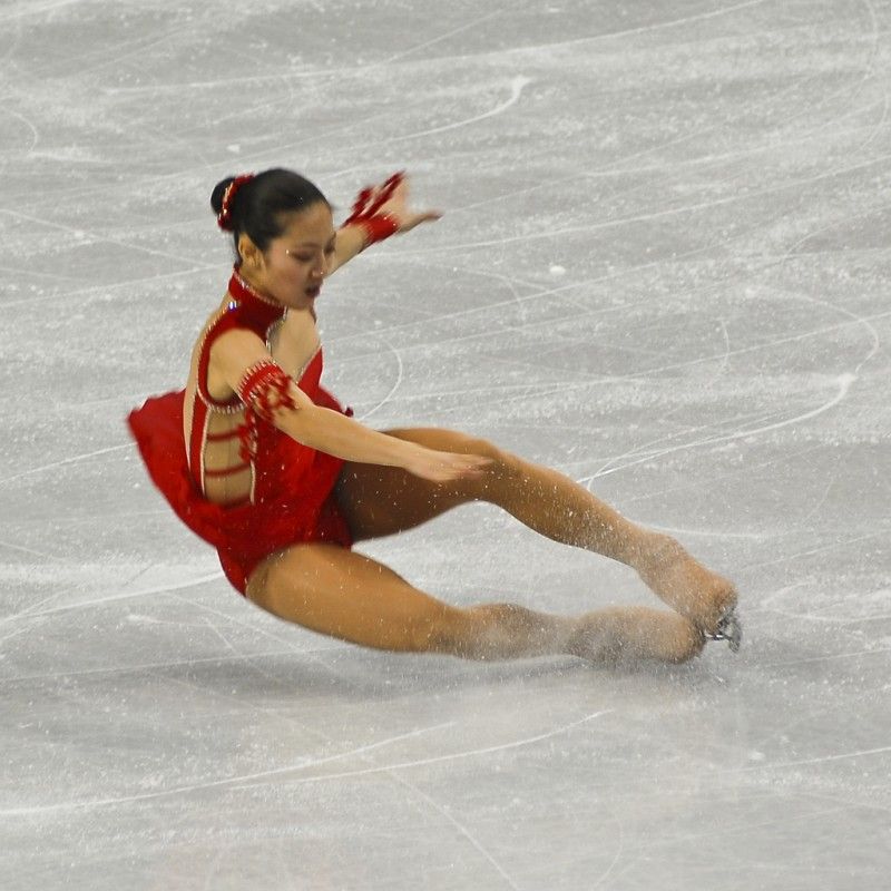 figure ice skating fall