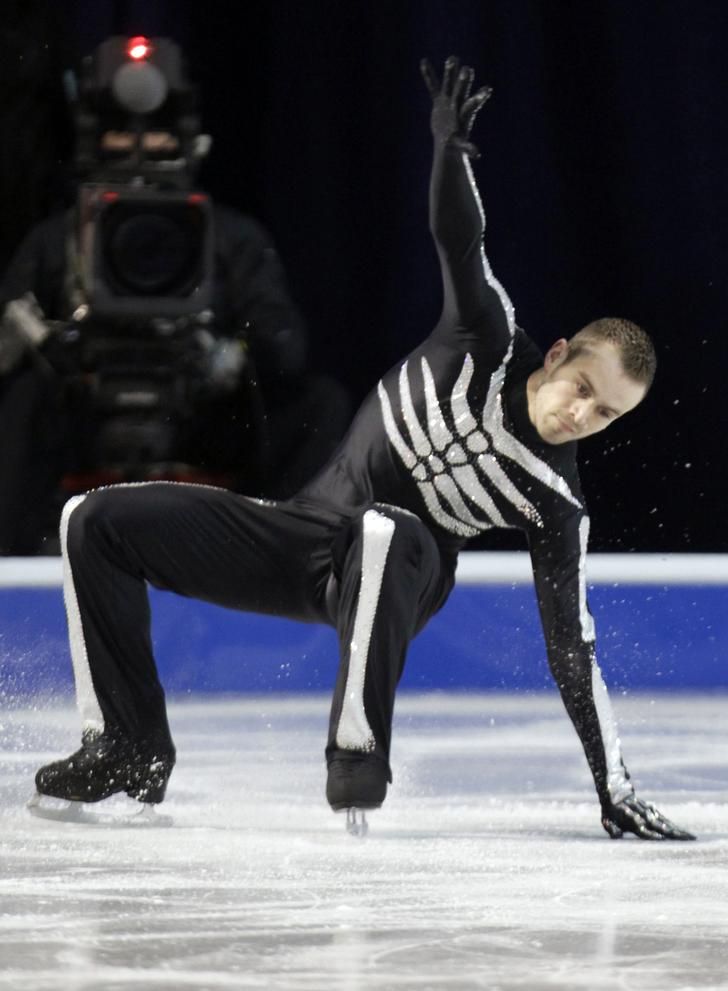 figure ice skating fall