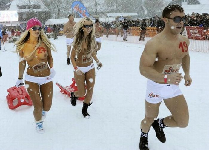 nude sled race