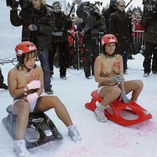 nude sled race