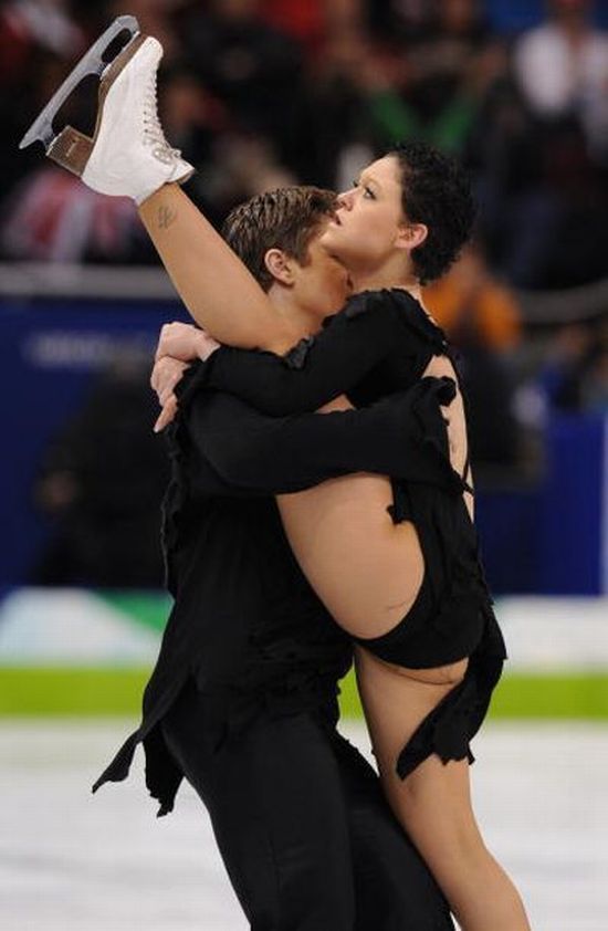 figure ice skating acrobats