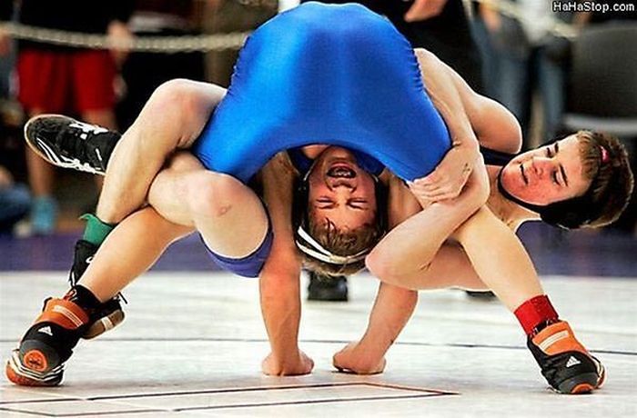 funny poses of wrestlers