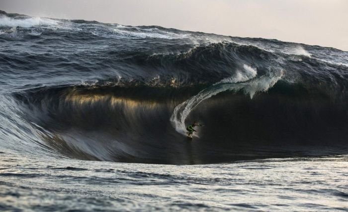 surfing huge waves