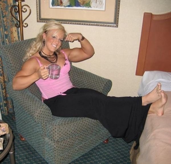 strong fitness bodybuilding girl
