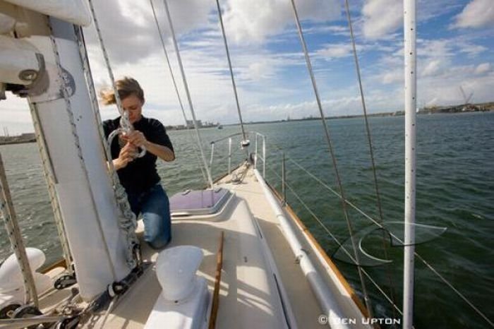 16-year-old Jessica Watson sailed around the world