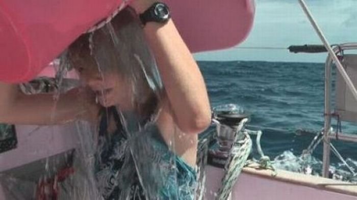 16-year-old Jessica Watson sailed around the world