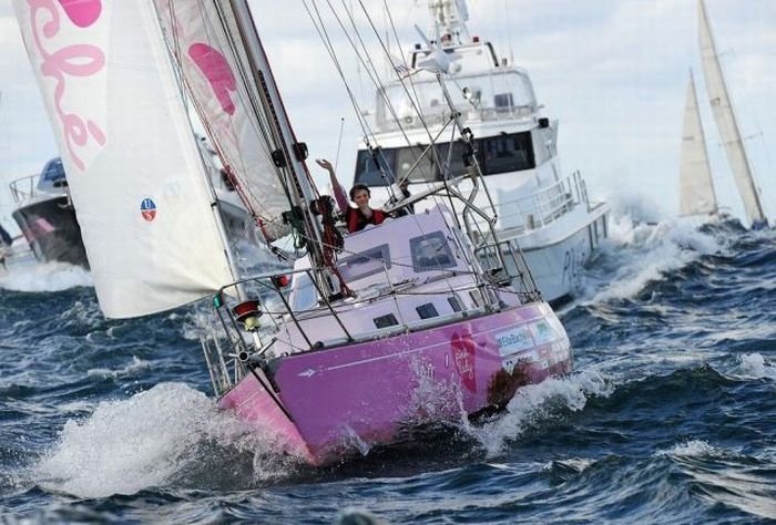 16-year-old Jessica Watson sailed around the world