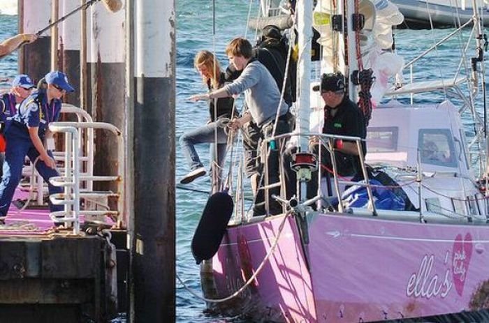 16-year-old Jessica Watson sailed around the world