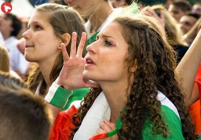 cute football fan girls