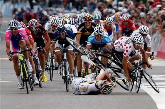 Stage 4 crash, 2010 Tour de Suisse