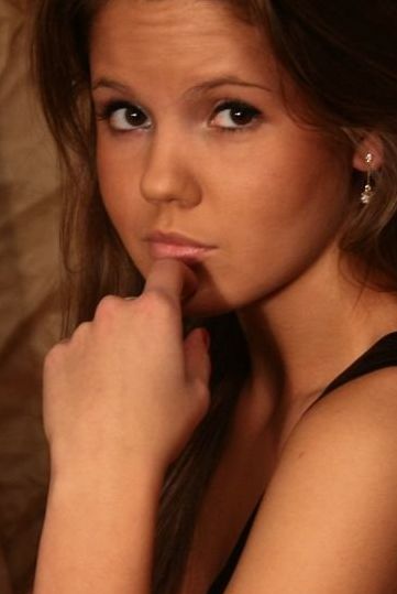 m-1 ring girl