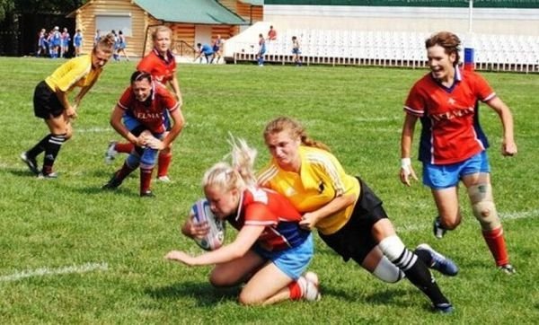 girls playing rugby