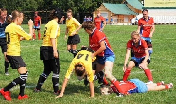 girls playing rugby