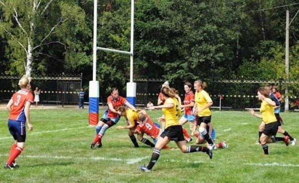 girls playing rugby