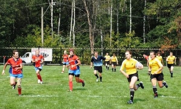 girls playing rugby