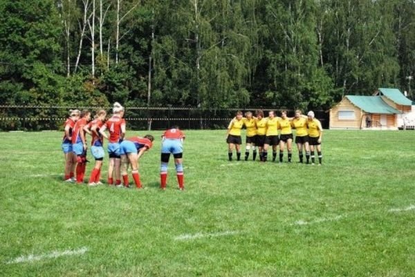 girls playing rugby