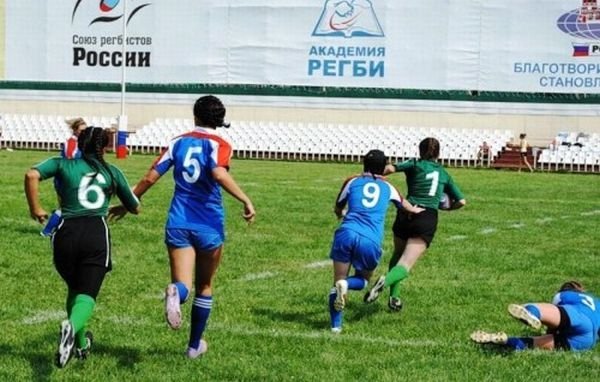 girls playing rugby