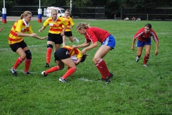 girls playing rugby