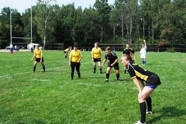girls playing rugby